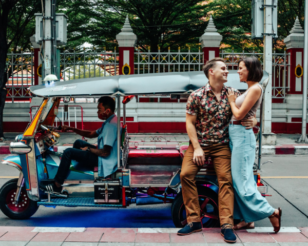 THAILAND – LAND OF SMILES: REEL TO REAL™
