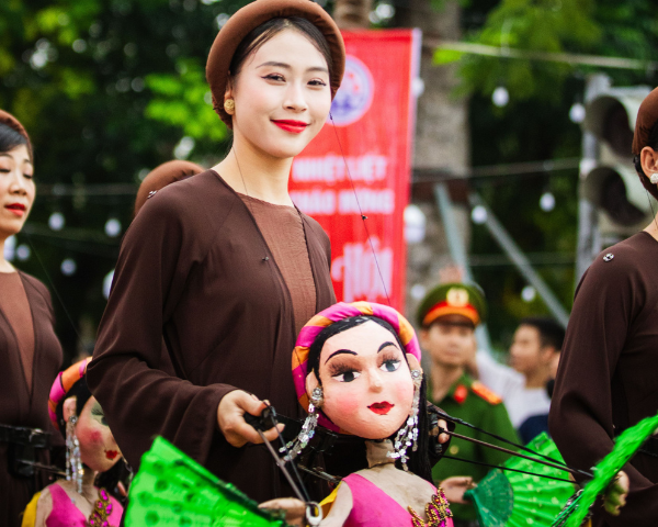 UN-PHO-GETTABLE VIETNAM: I-TEN-AIR-RARE-RE:™ - Image 10