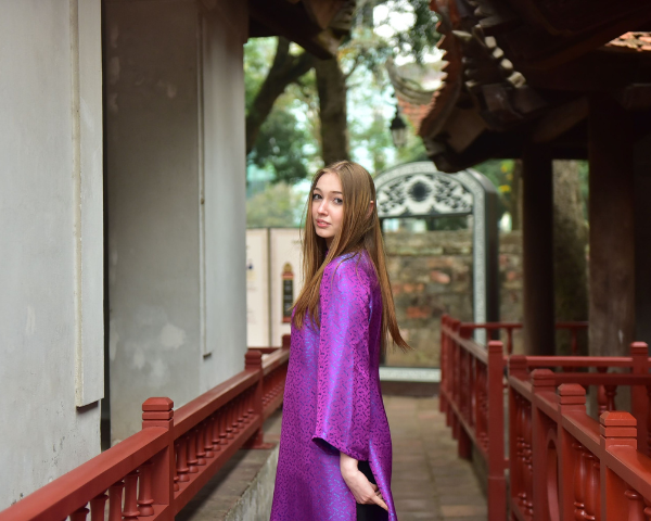 UN-PHO-GETTABLE VIETNAM: I-TEN-AIR-RARE-RE:™ - Image 3
