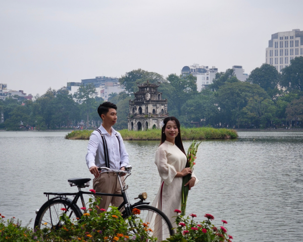 UN-PHO-GETTABLE VIETNAM: I-TEN-AIR-RARE-RE:™ - Image 7