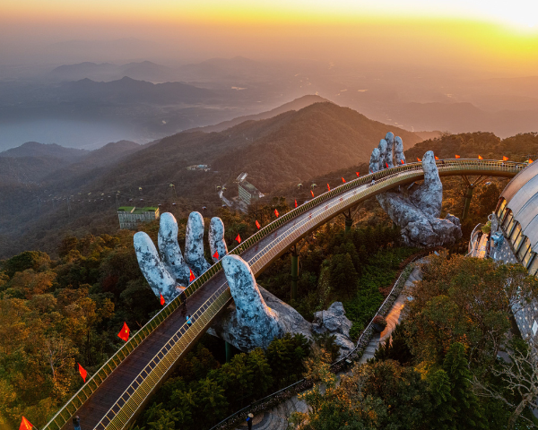 UN-PHO-GETTABLE VIETNAM: I-TEN-AIR-RARE-RE:™ - Image 8