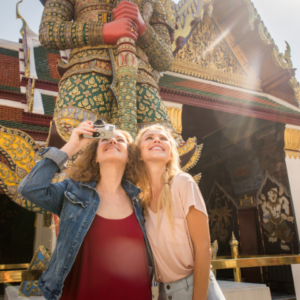 THAILAND – LAND OF SMILES: I-TEN-AIR-RARE-RE:™