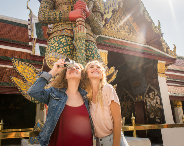 THAILAND – LAND OF SMILES: I-TEN-AIR-RARE-RE:™