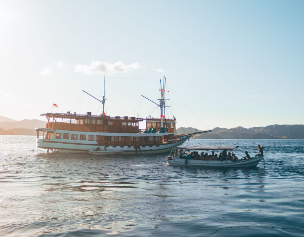 INDONESIA – EXOTIC ISLANDS: CHASING HORIZON - Image 4
