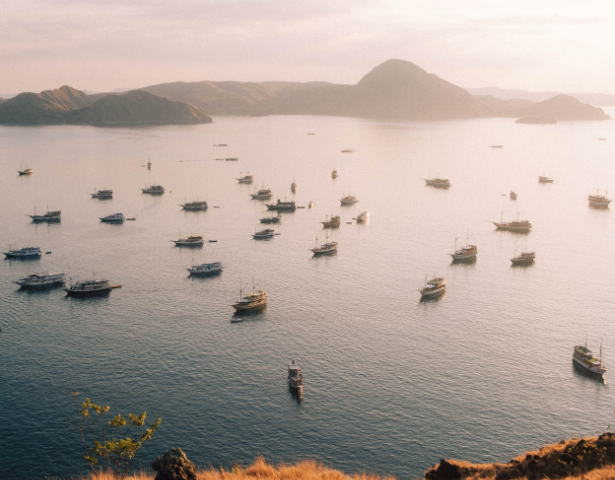 INDONESIA – EXOTIC ISLANDS: CHASING HORIZON - Image 6