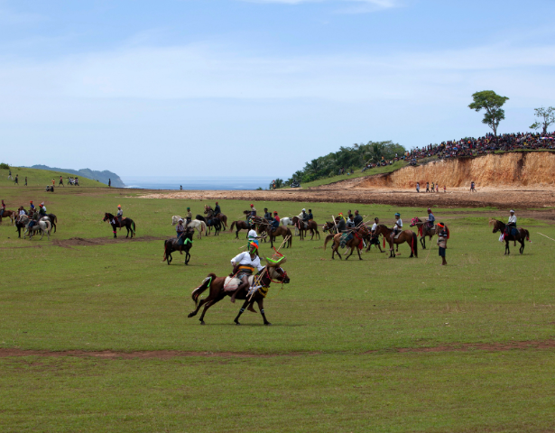 INDONESIA – EXOTIC ISLANDS: CHASING HORIZON - Image 7